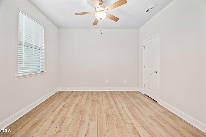 65 Hartford Ln, Fuquay Varina, NC 27526