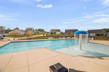 65 Hartford Ln, Fuquay Varina, NC 27526