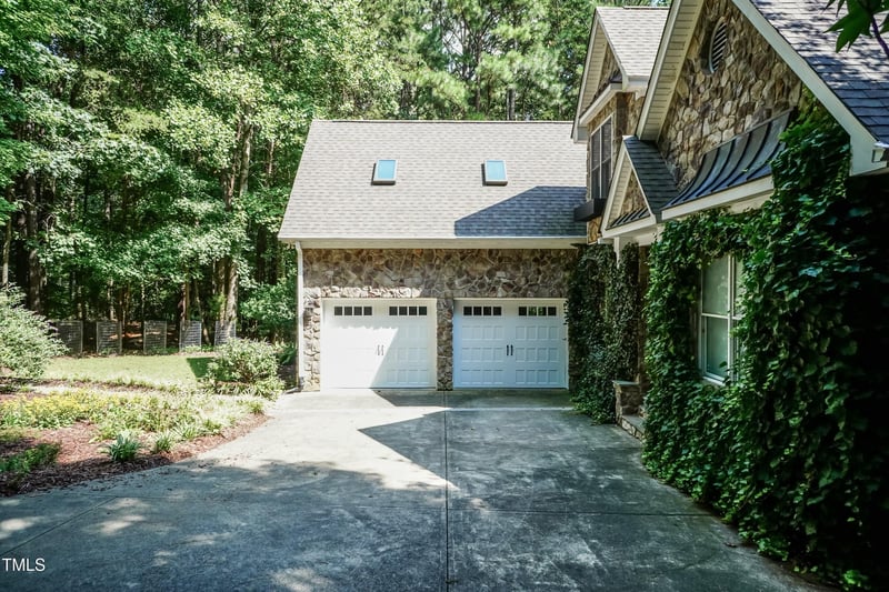 65 Hidden Cove Ct, Youngsville, NC 27596
