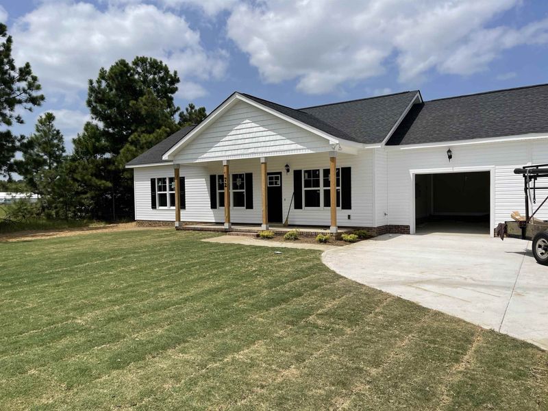 65 Kevior Ave, Four Oaks, NC 27524
