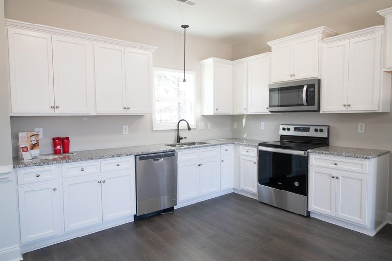 65 Kevior Ave, Four Oaks, NC 27524