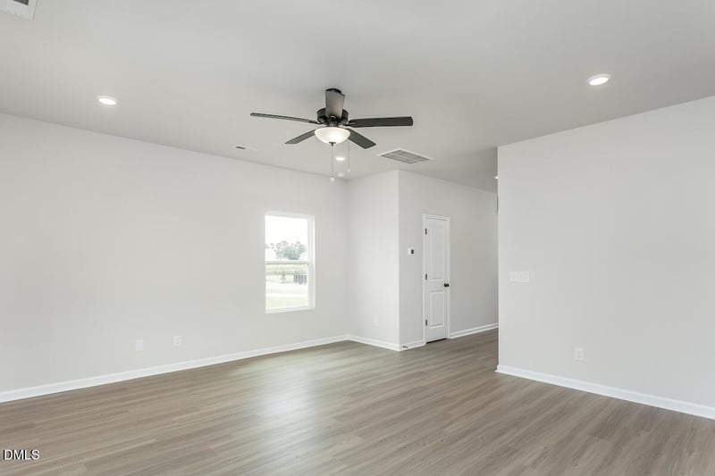 65 Neuse Hollow Ct, Clayton, NC 27527