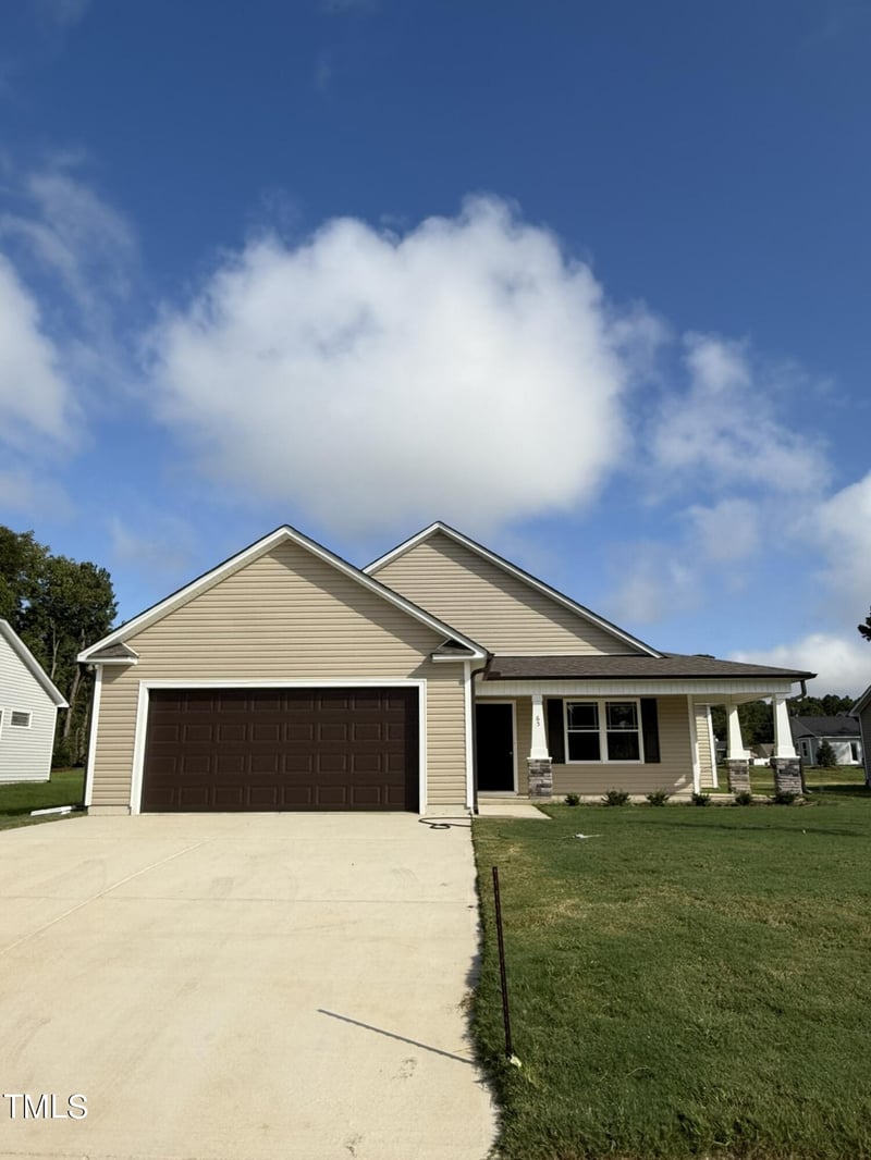 65 Oakfield Trace Dr, Four Oaks, NC 27524