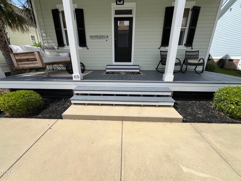 65 Oglethorpe Ave, Clayton, NC 27527