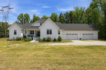 65 Soggy Bottom Trl, Zebulon, NC 27597
