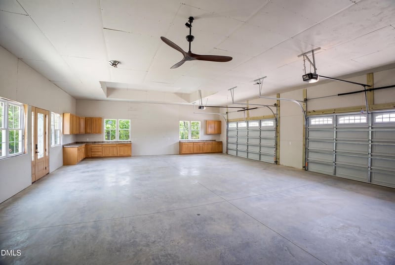 65 Soggy Bottom Trl, Zebulon, NC 27597