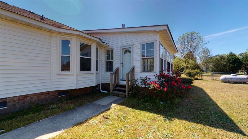 65 Sunrise Ln, Dunn, NC 28334