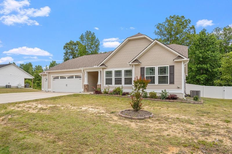 65 Viajar Way, Smithfield, NC 27577