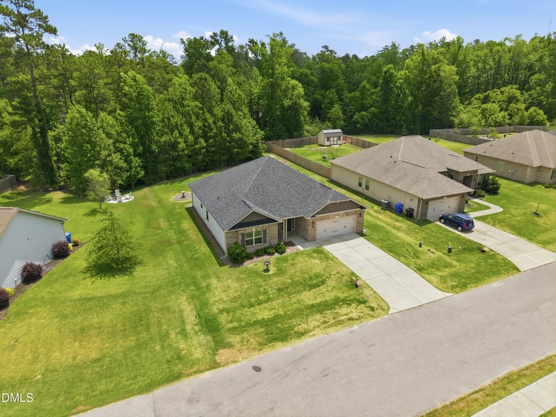 65 Woodwater Cir, Lillington, NC 27546