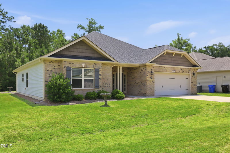 65 Woodwater Cir, Lillington, NC 27546