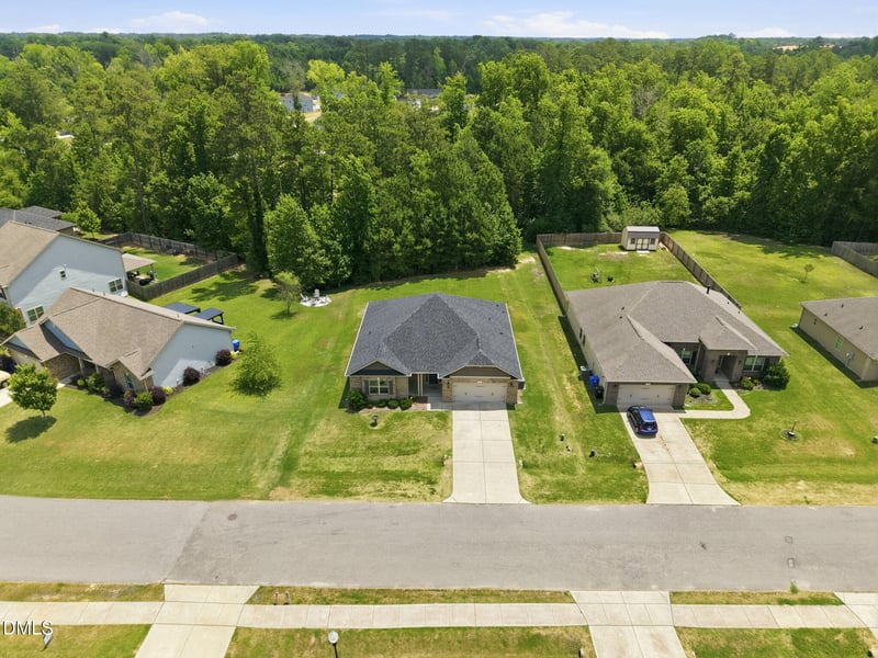 65 Woodwater Cir, Lillington, NC 27546