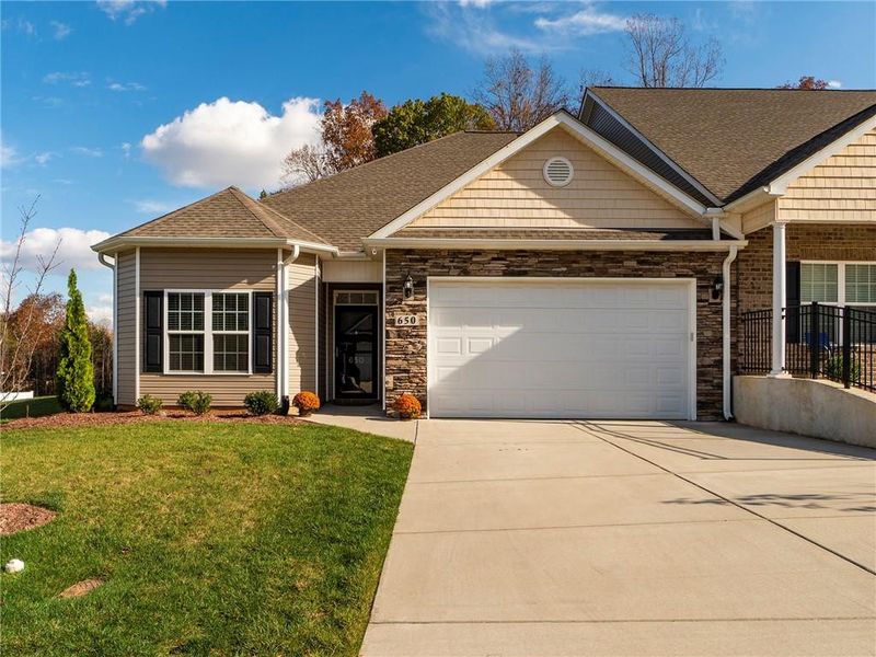 650 Retriever Ln, Mebane, NC 27302