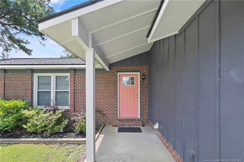 6501 Senator Dr, Fayetteville, NC 28304