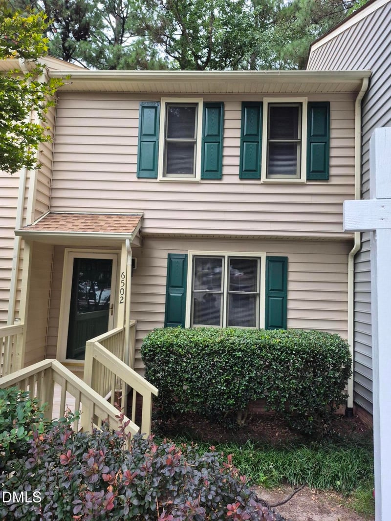 6502 Thetford Ct, Raleigh, NC 27615