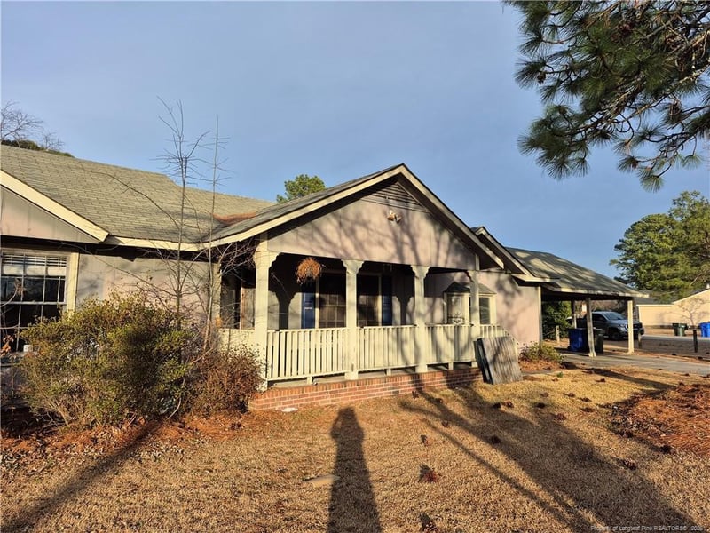 6504 Bailey Lake Rd, Fayetteville, NC 28304