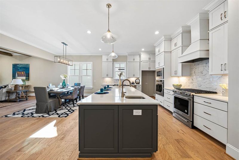 6504 Ravensby Ct, Raleigh, NC 27615