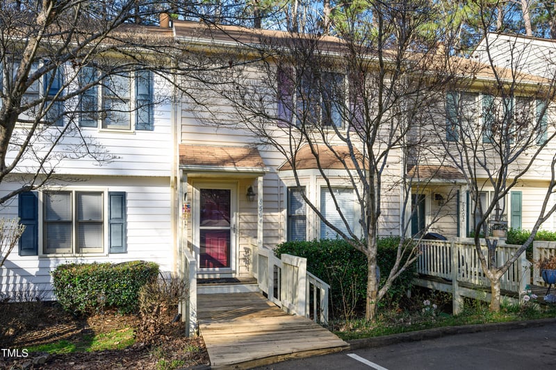 6504 Thetford Ct, Raleigh, NC 27615