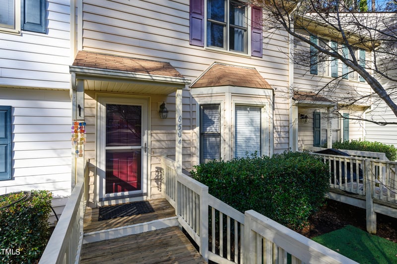 6504 Thetford Ct, Raleigh, NC 27615