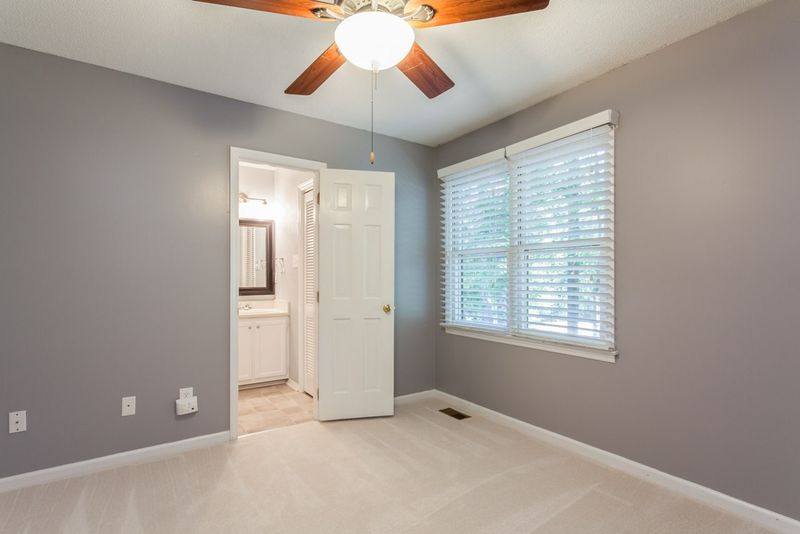 6505 Hearthstone Dr, Raleigh, NC 27615