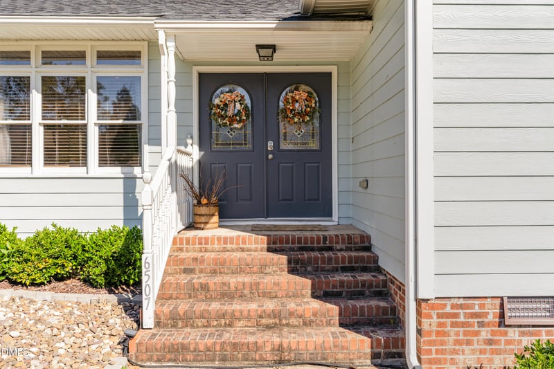 6507 Glen Forrest Dr, Chapel Hill, NC 27517