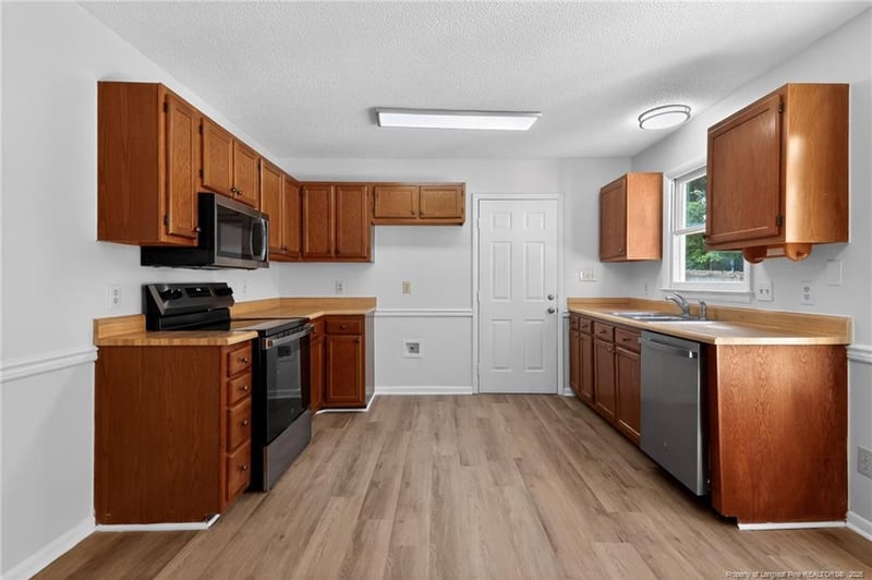 6509 Sudbury Dr, Fayetteville, NC 28304
