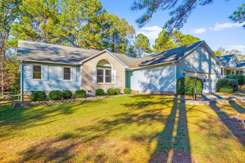 651 Chelsea Dr, Sanford, NC 27332