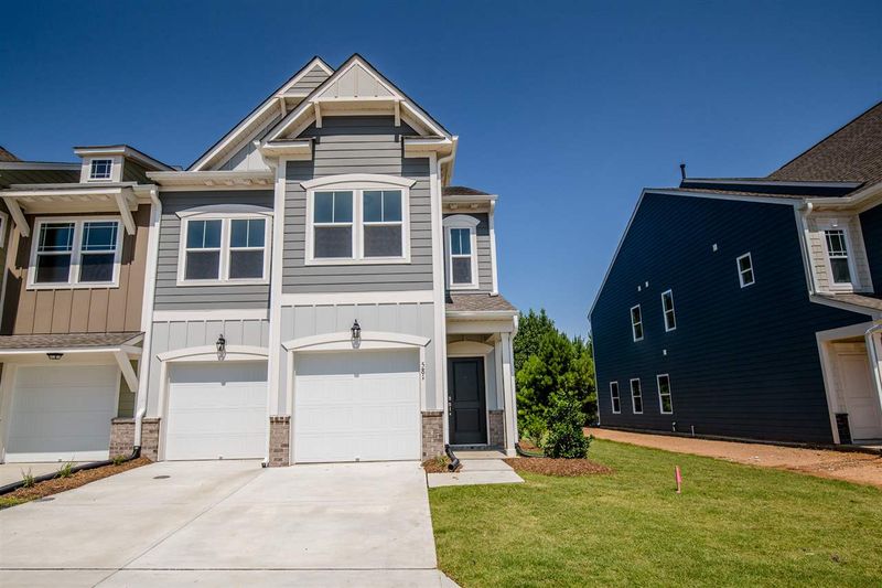 651 Metro Station #40, Apex, NC 27502