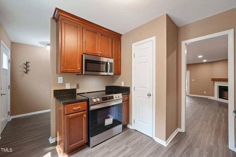 6510 English Oaks Dr, Raleigh, NC 27615