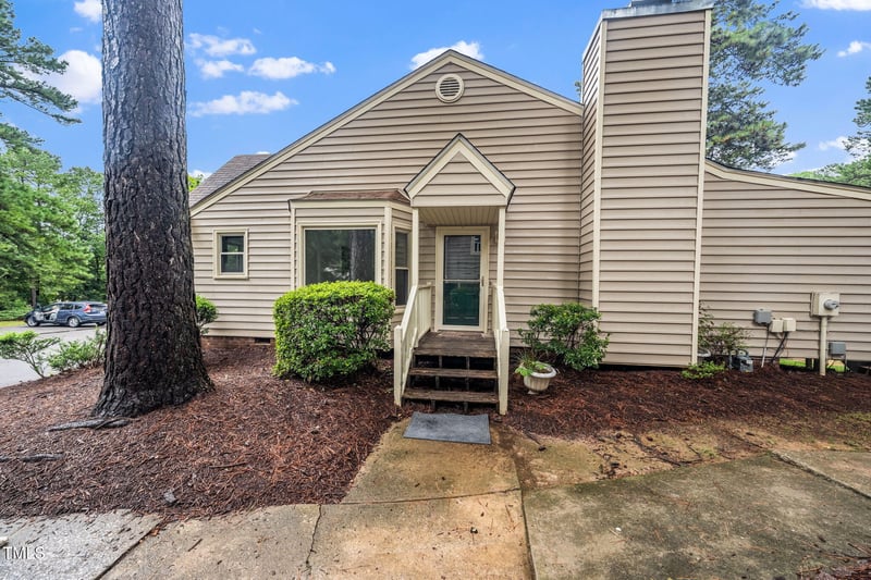 6510 Hearthstone Dr, Raleigh, NC 27615
