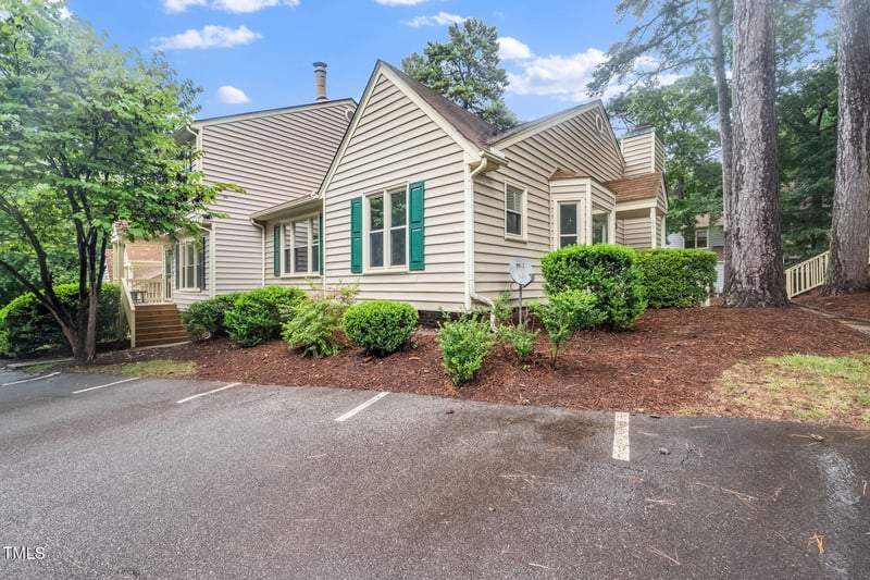 6510 Hearthstone Dr, Raleigh, NC 27615