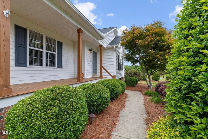 6512 Bridgemont Ln, Willow Springs, NC 27592