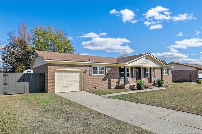 6516 Bonnie Bell Ln, Fayetteville, NC 28314