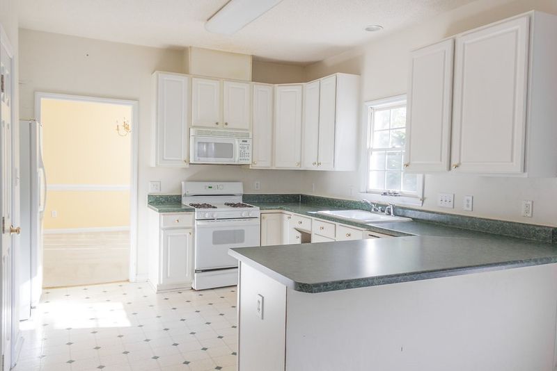 6517 Englehardt Dr, Raleigh, NC 27617