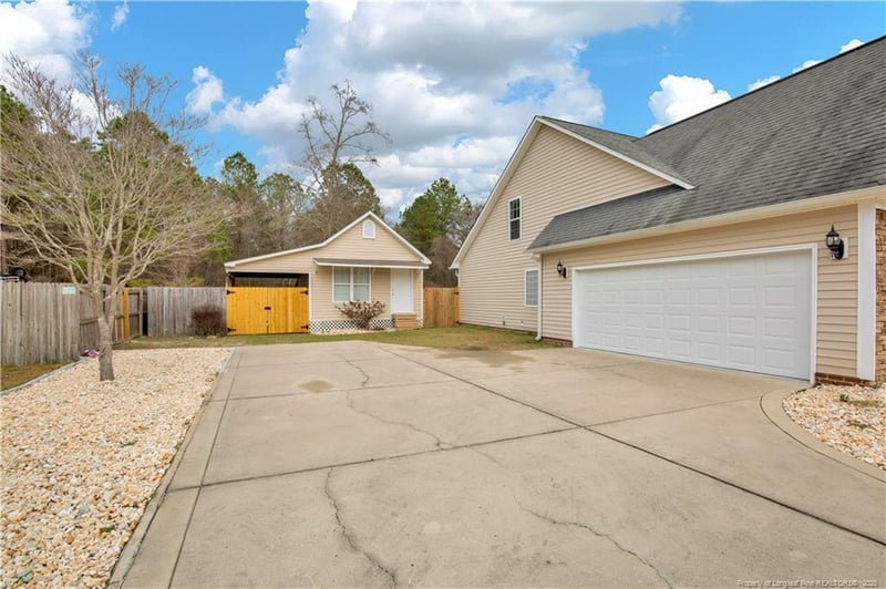 6517 Valley Falls Rd, Hope Mills, NC 28348