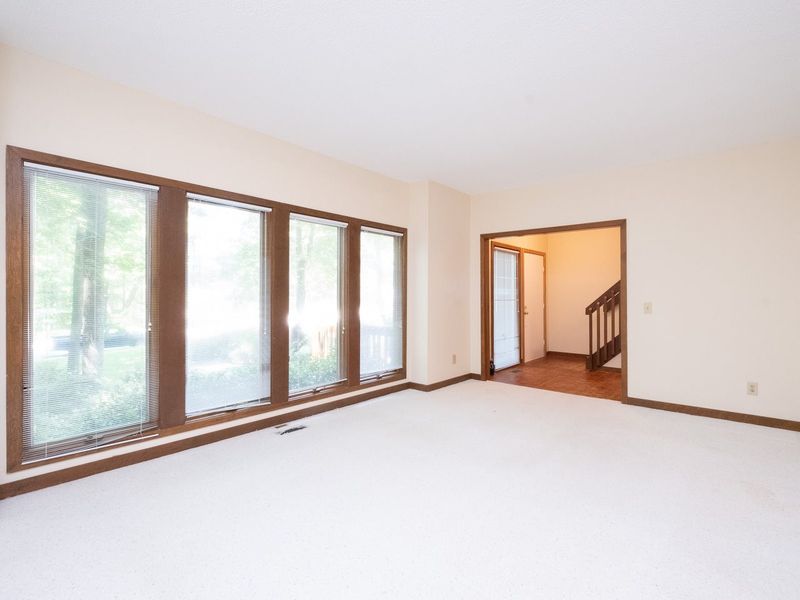 6519 Huntingridge Rd, Chapel Hill, NC 27717