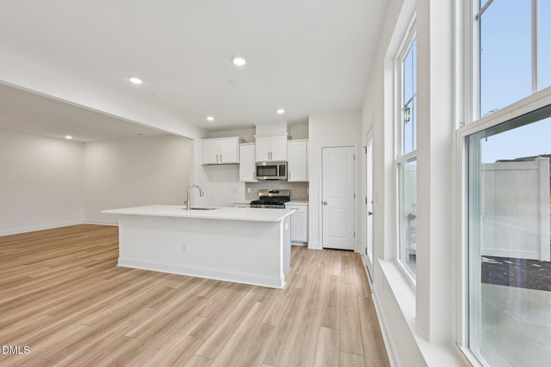 652 Sefton Park Dr, Zebulon, NC 27597