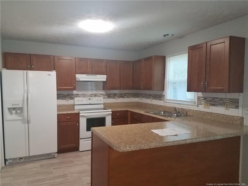 6524 Applewhite Rd, Fayetteville, NC 28306