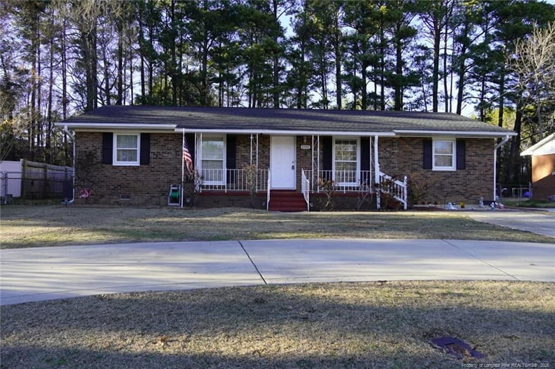 6526 Lark Dr, Fayetteville, NC 28314