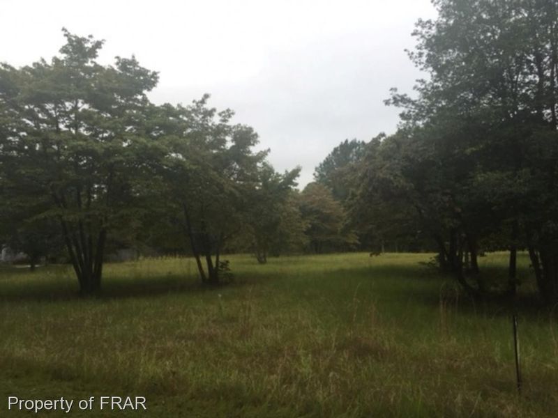 6527 Causeway St, Hope Mills, NC 28348