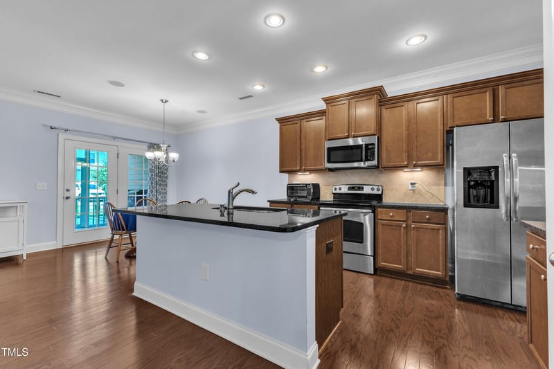 653 Democracy St, Raleigh, NC 27603