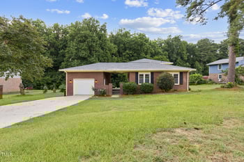 6534 Sprucewood Rd, Fayetteville, NC 28304