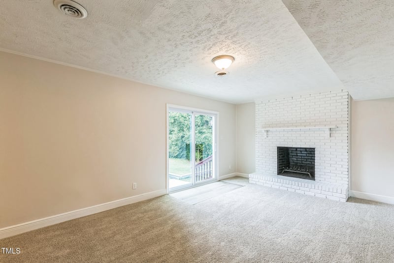 6534 Sprucewood Rd, Fayetteville, NC 28304