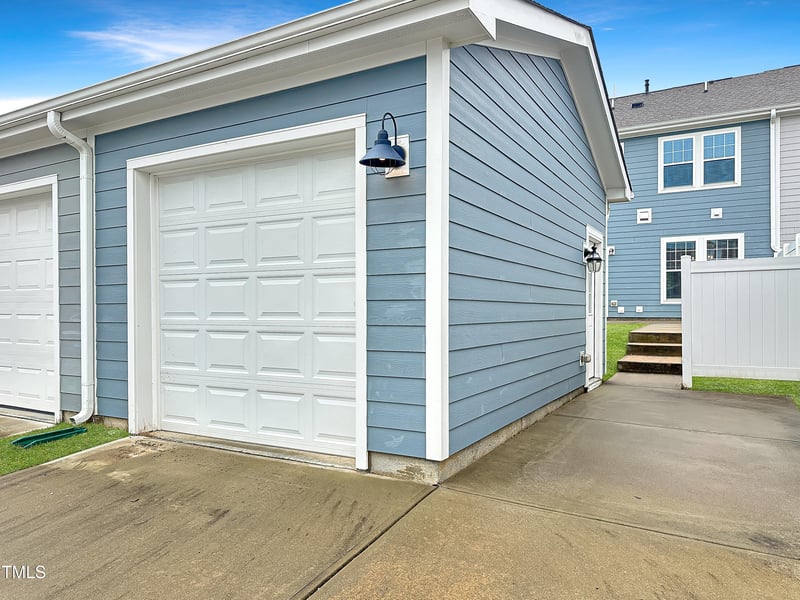 6536 Perry Creek Rd, Raleigh, NC 27616