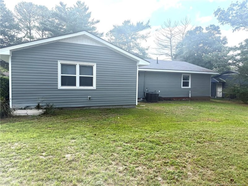 6537 Vineyard Dr, Fayetteville, NC 28304