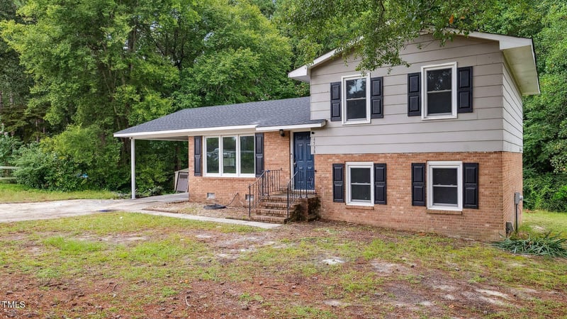 6538 Sprucewood Rd, Fayetteville, NC 28304