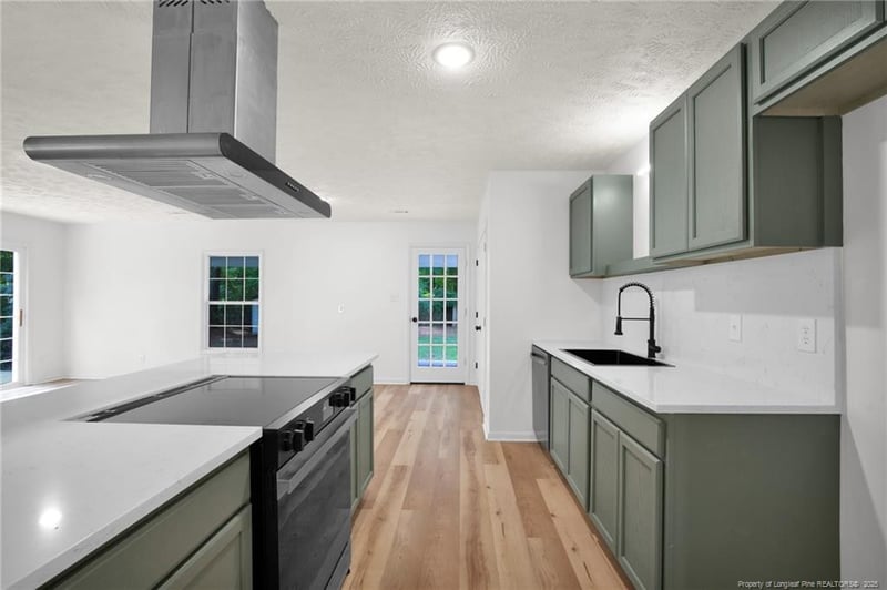 6541 Green Meadow Rd, Fayetteville, NC 28304