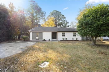 6541 Green Meadow Rd, Fayetteville, NC 28304