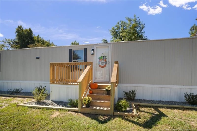 6546 Roslin Farm Rd, Hope Mills, NC 28348