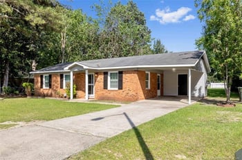 6547 Amanda Cir, Fayetteville, NC 28304
