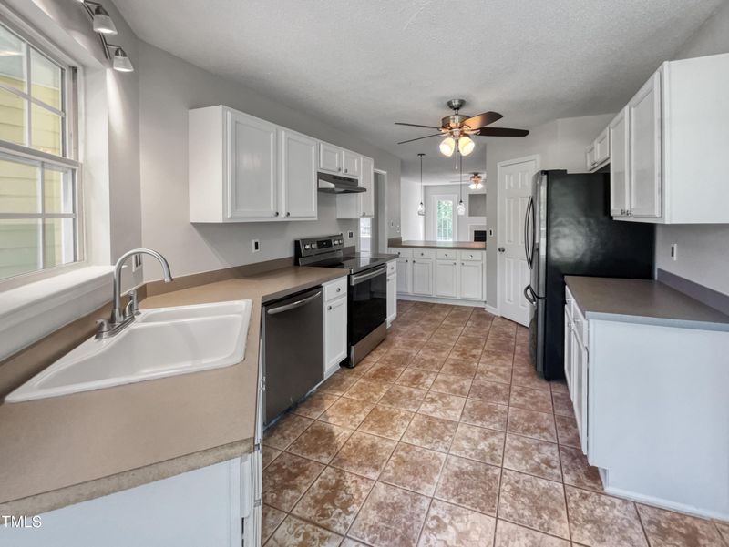 6551 Applewhite Rd, Wendell, NC 27591